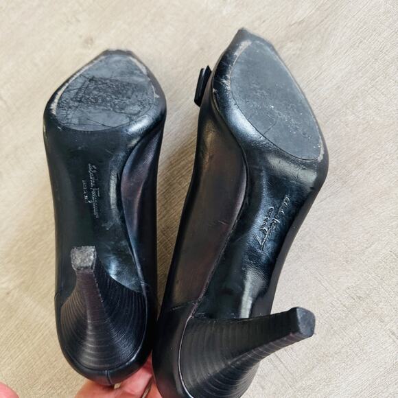 Salvatore Ferragamo Pointed Leather Bow Heels Pumps Black Size 10 - Picture 5 of 11